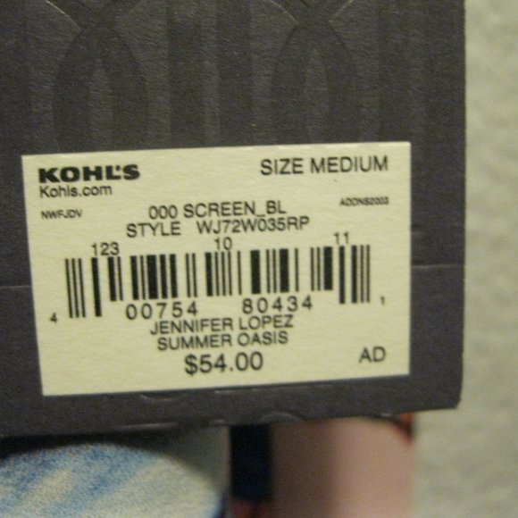 Jennifer Lopez  Top.  Size M.  New - Picture 3 of 16